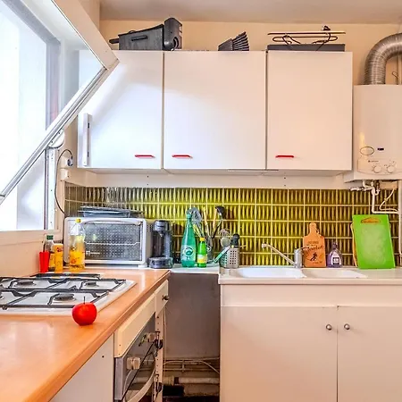 Grande Chambre Privee Chez L'habitant منزل للإقامة *