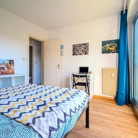 Grande Chambre Privee Chez L'habitant منزل للإقامة